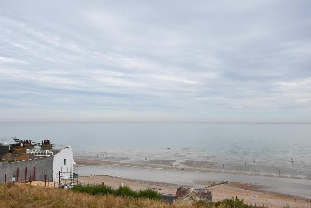 Vive Sea View Getaway Lejlighed Hastings Eksteriør billede