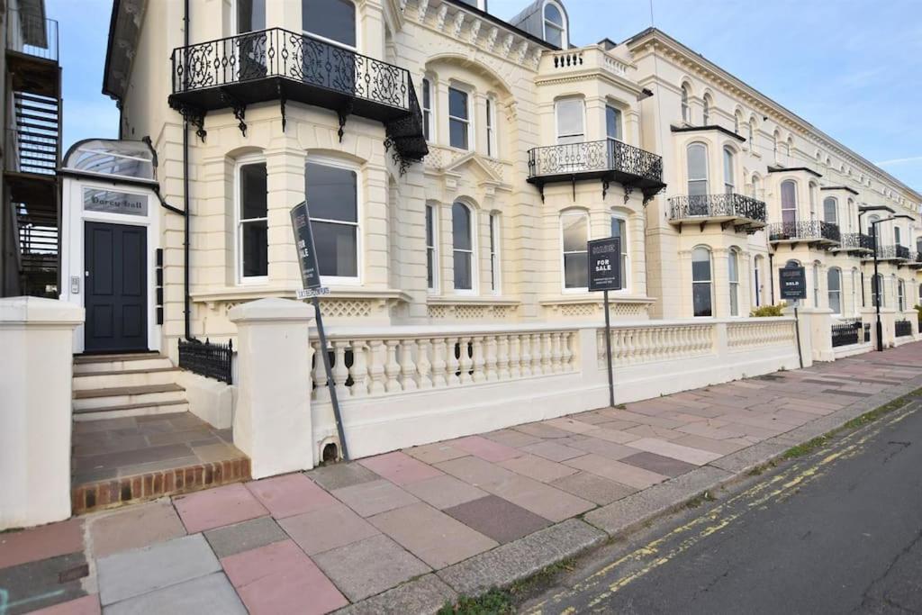 Vive Sea View Getaway Lejlighed Hastings Eksteriør billede